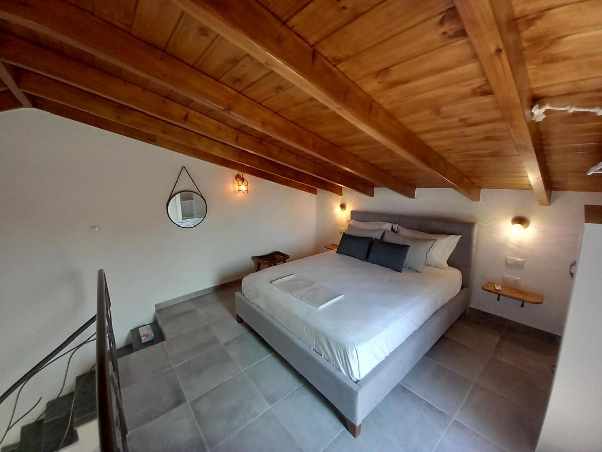 Koroni Stone House, Newly Built Studios By The Sea Kültér fotó