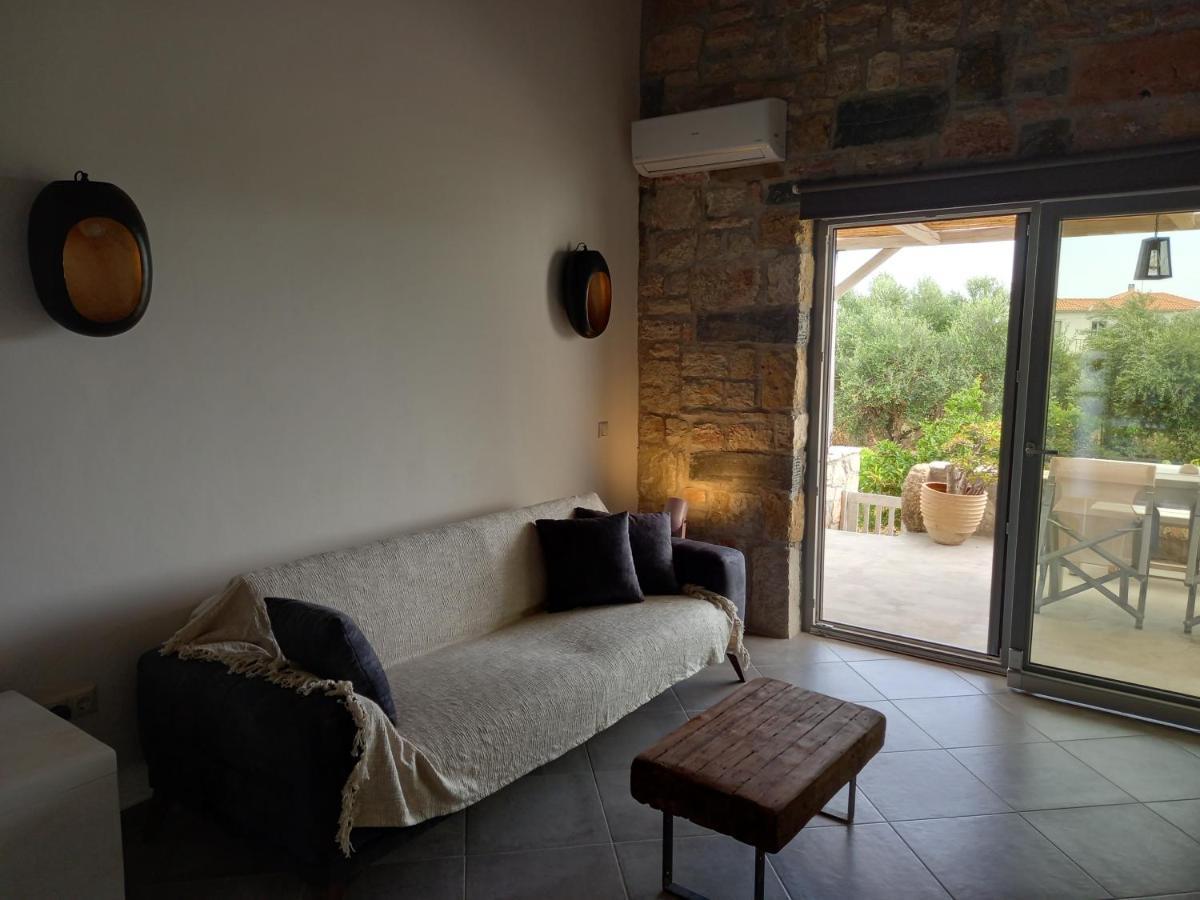 Koroni Stone House, Newly Built Studios By The Sea Kültér fotó